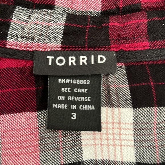 TORRID Premium Brand Super Soft Flannel in Red/Black/White Plaid Shirt Size 3X - Picture 4 of 7